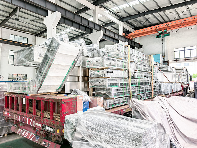 Our company’s large-scale fresh corn processing and conveying line customized for Xinjiang customers is being loaded and shipped.